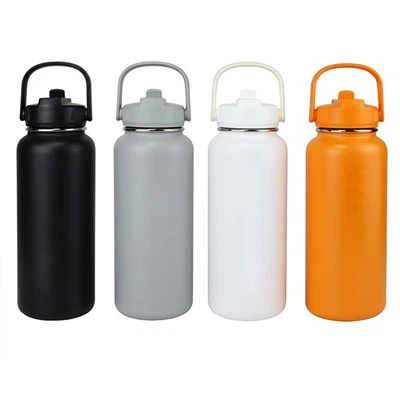 Φιάλες νερού πολλαπλού μεγέθους με άχυρο