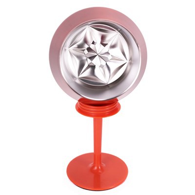 Μονωμένο κοκτέιλ γυάλινο κύπελλο